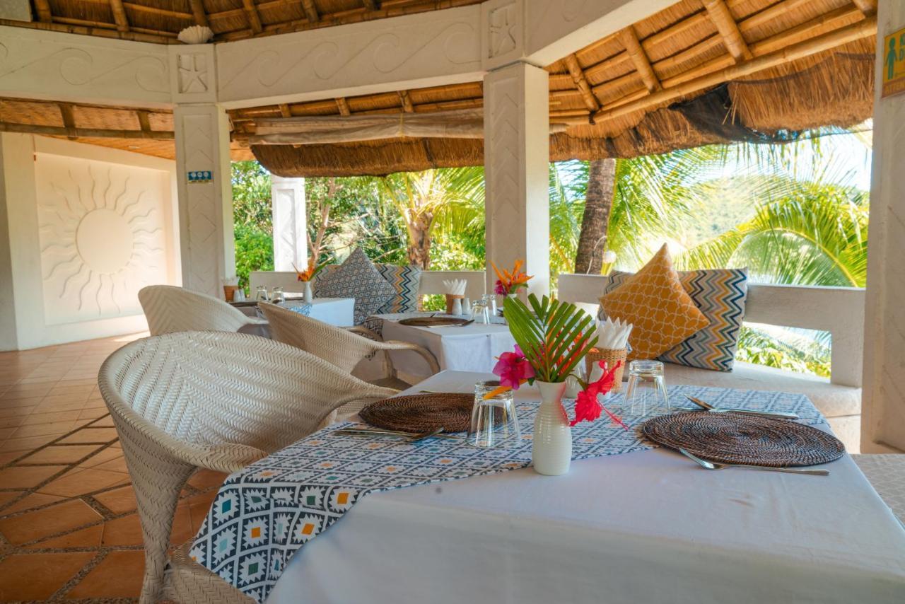 Marina Del Sol Resort & Yacht Club Бусуанга Экстерьер фото